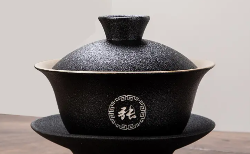 打標(biāo)機在陶瓷行業(yè)中的應(yīng)用有哪些呢？  第2張